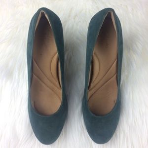 Clarks Indigo Suede Pumps 11M Platform Heels.